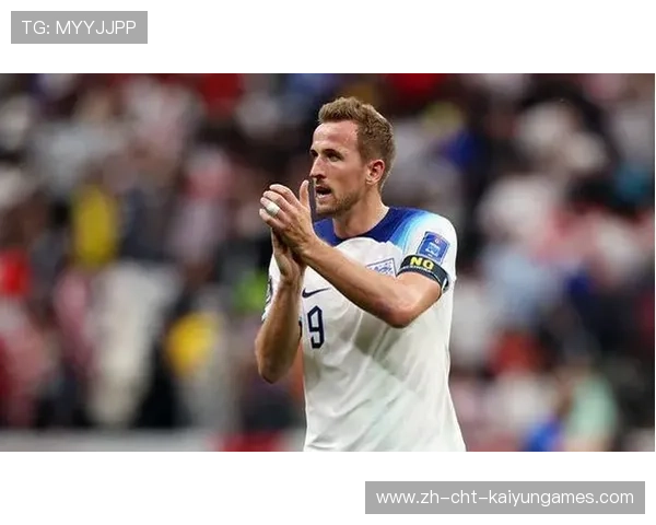 凯恩中场回撤制导直传，前场配合堪称教科书